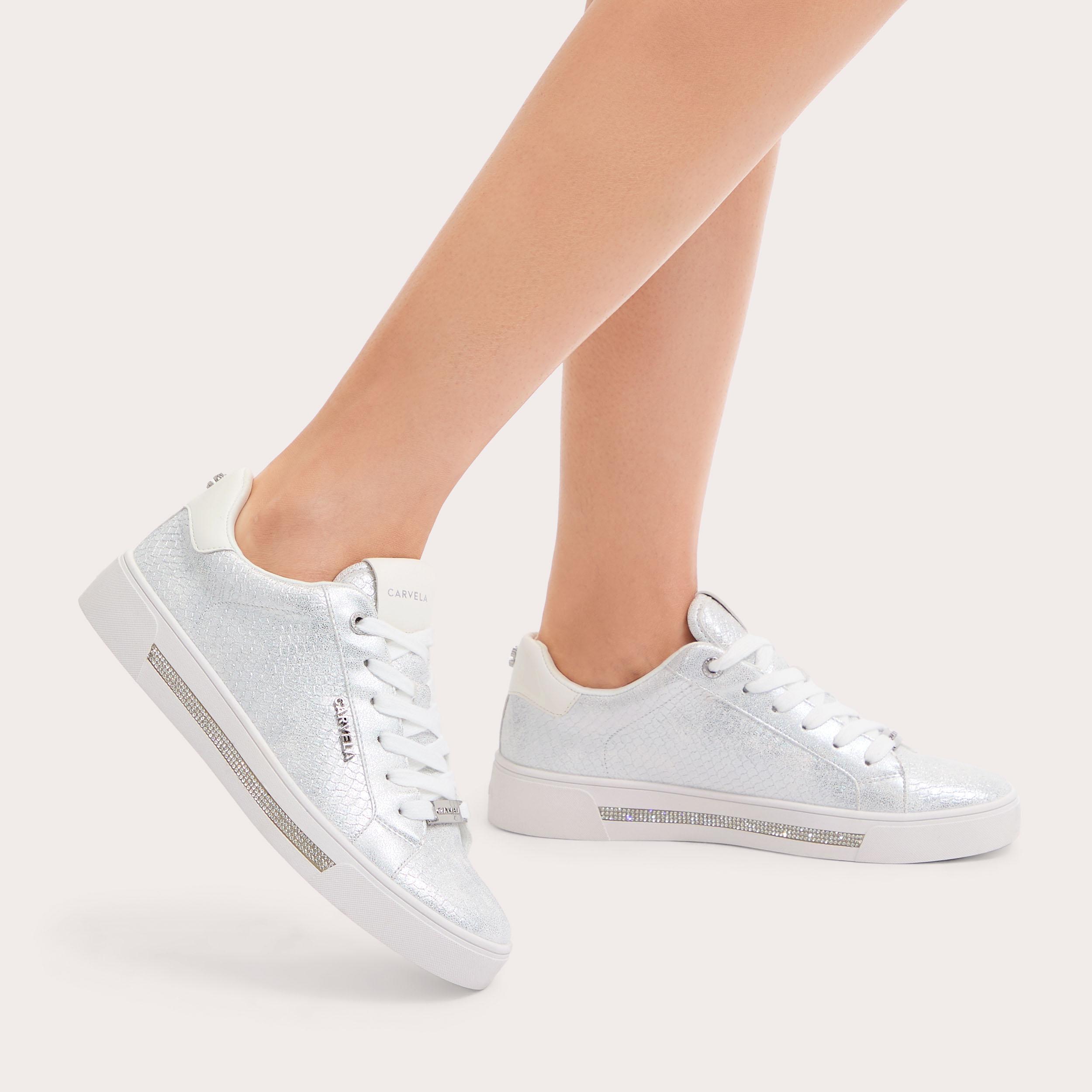 laceless futsal boots