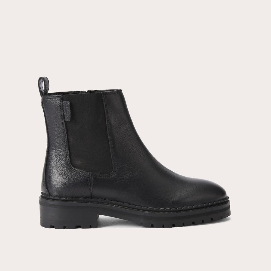 Popular black boots best sale